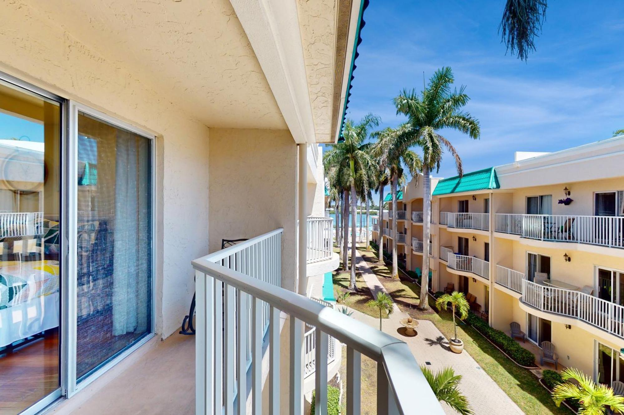 Апартаменти The Palm Bay Club Unit 311 Сієста-Кі Екстер'єр фото